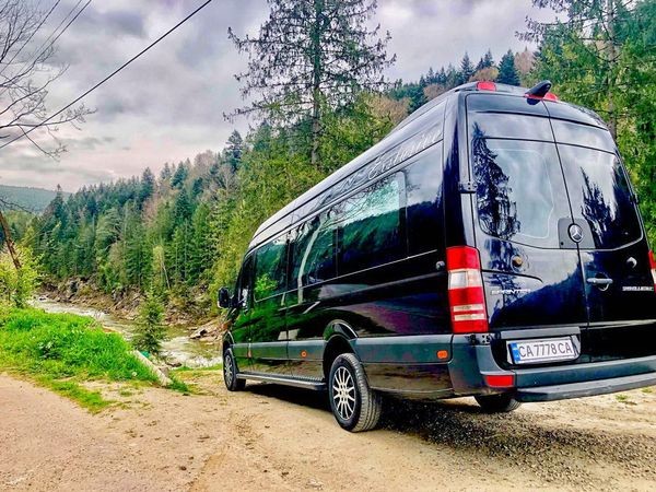 181 Mercedes Sprinter чорний vip 12 місць 
