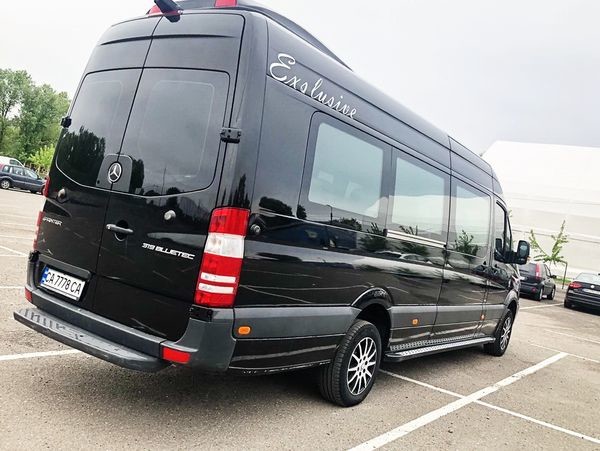 181 Mercedes Sprinter чорний vip 12 місць 