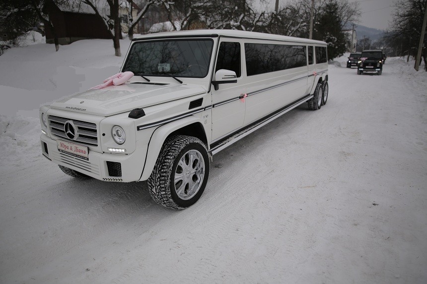 Лімузин  Gelandewagen 3 вісі у Луцьку 