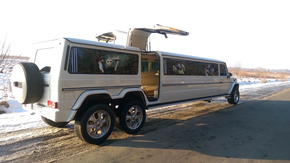 Лімузин Gelandewagen 3 вісі 