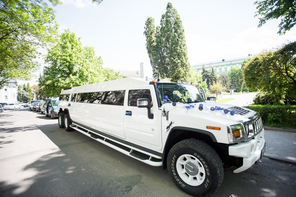 Лімузин Hummer H2 Хамер Н2 в Чернівцях 