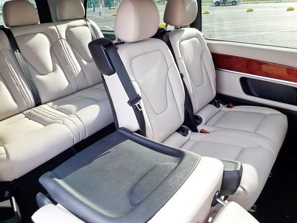 363 Mercedes-Benz V-class мікроавтобус чорний 