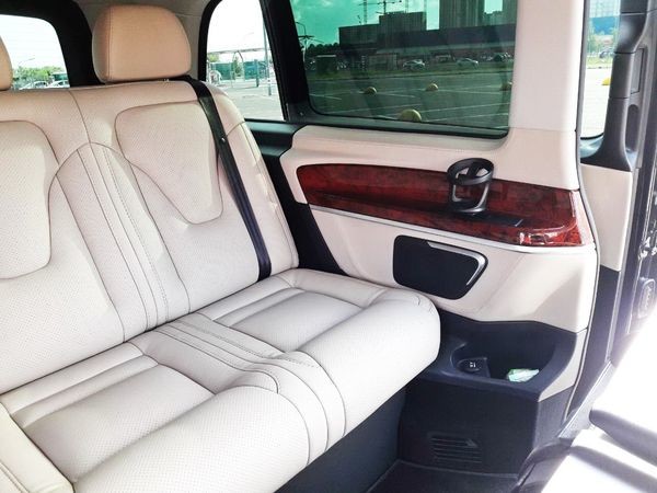 363 Mercedes-Benz V-class мікроавтобус чорний 