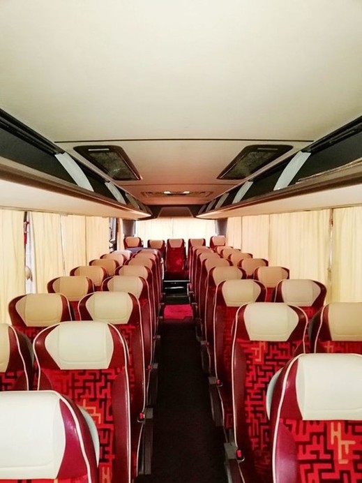 364 Автобус Isuzu білий 37 місць 