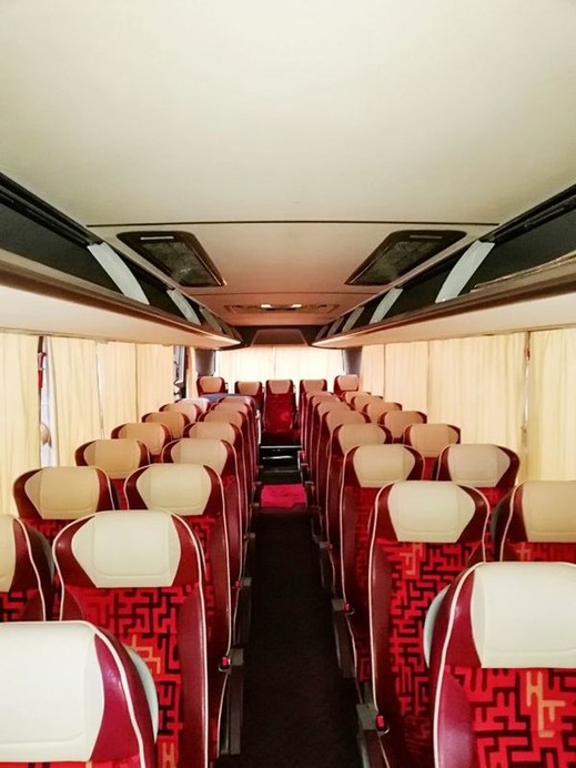 364 Автобус Isuzu білий 37 місць 