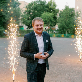 Ведучий Александр Киптиков