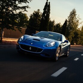 Ferrari California - авто на весілля у Києві - портфоліо 1