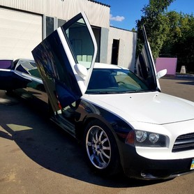 Dodge Charger - авто на весілля у Києві - портфоліо 1