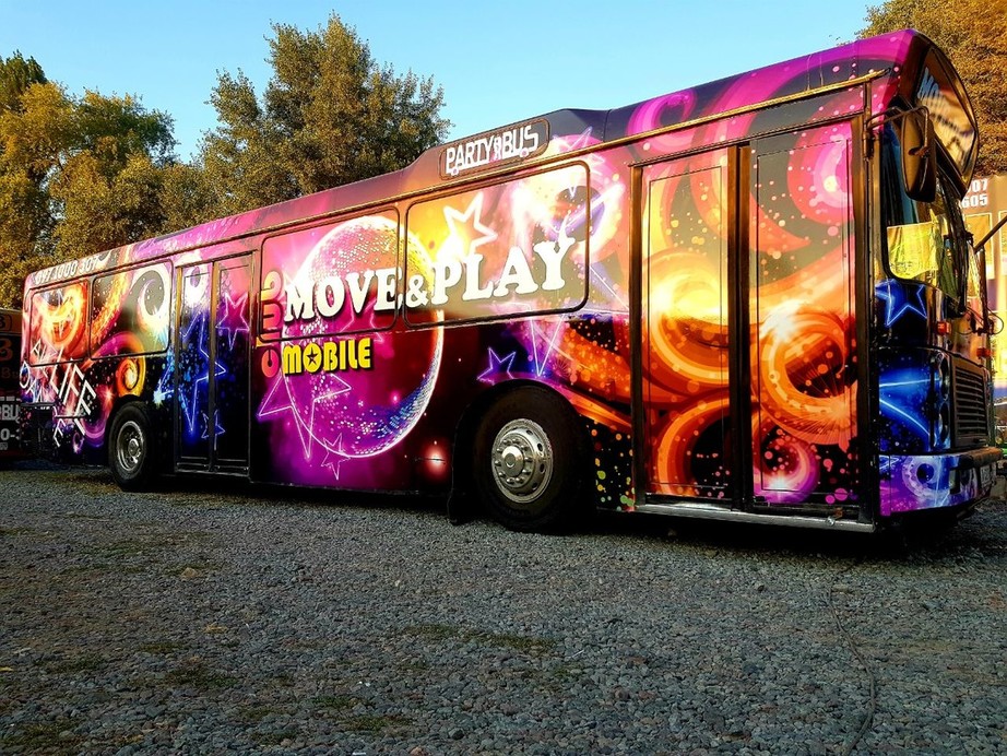 Party BUs Move & Play 