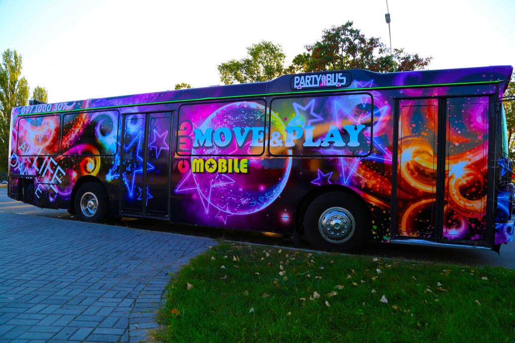 Party BUs Move & Play 