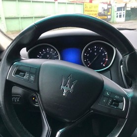 Maserati Ghibli - авто на весілля у Києві - портфоліо 5
