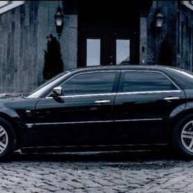 Крайслер 300С - авто на весілля у Дніпрі - портфоліо 1