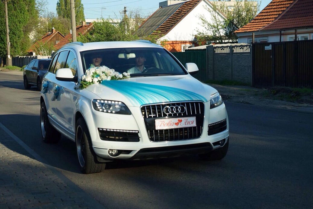 Ауди Q 7 