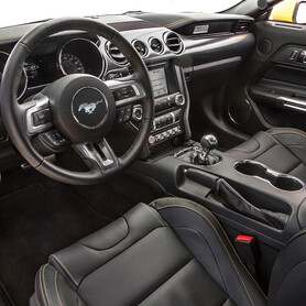 Ford Mustang - авто на весілля у Києві - портфоліо 3