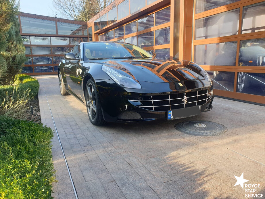 Ferrari FF 