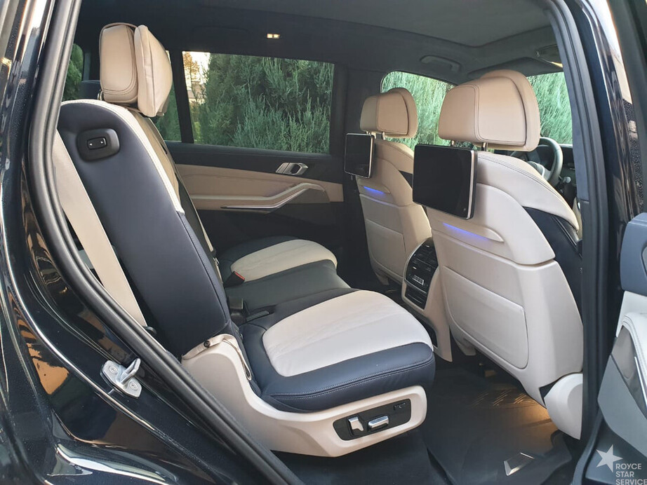 BMW X7 