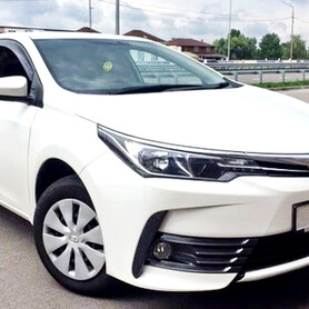 050 Toyota Corolla біла оренда на весілля - авто на весілля у Києві - портфоліо 1