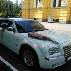 Chrysler 300C - авто на весілля у Києві - портфоліо 3