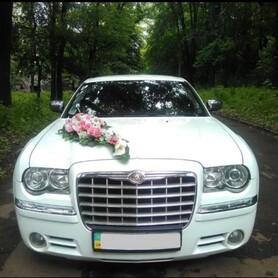 Chrysler 300C - авто на весілля у Києві - портфоліо 4