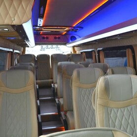 Mercedes Sprinter - авто на весілля у Києві - портфоліо 6