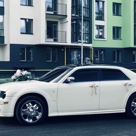Chrysler C300 - авто на весілля у Вінниці - портфоліо 3