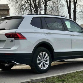 VW TIGUAN - авто на весілля у Вінниці - портфоліо 4
