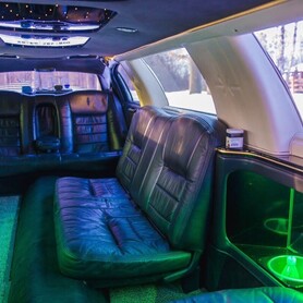 Lincoln Town Car - авто на весілля у Умані - портфоліо 4