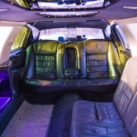 Lincoln Town Car - авто на весілля у Умані - портфоліо 5