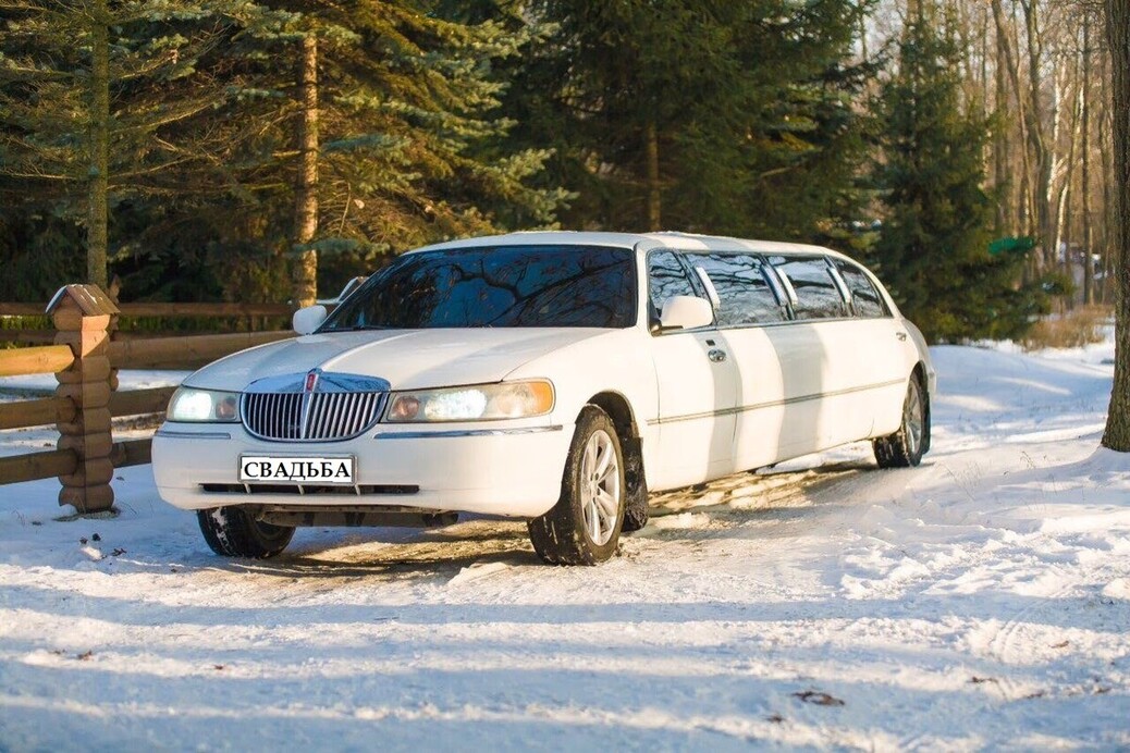 Lincoln Town Car 