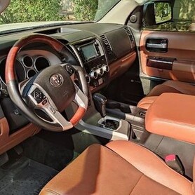 381 Toyota Sequoia оренда білий джип - авто на весілля у Києві - портфоліо 5