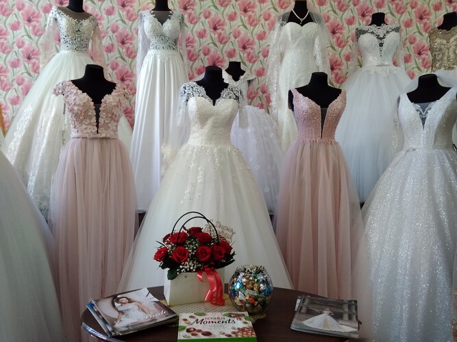 весільний  салон "  Мілана  "    ("Elena Bride")