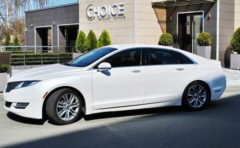 062 Lincoln MKZ Hybrid на весілля 