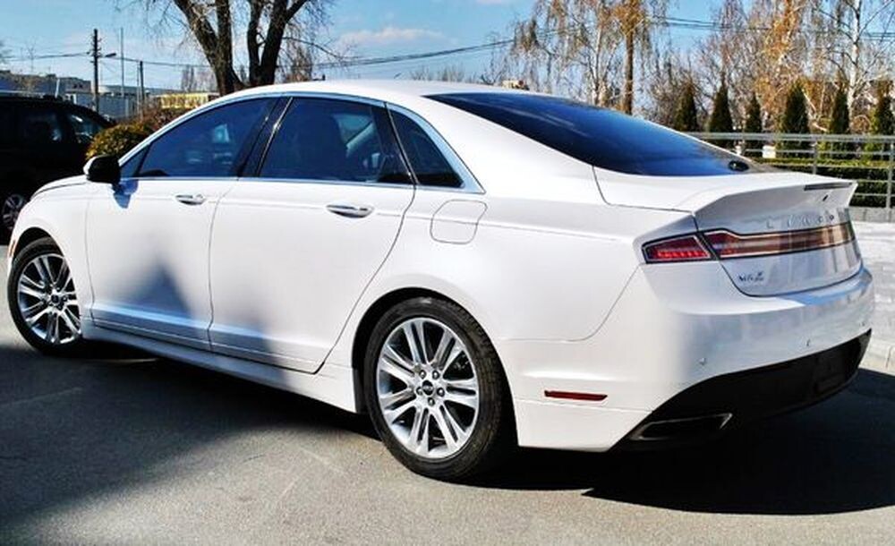 062 Lincoln MKZ Hybrid на весілля 