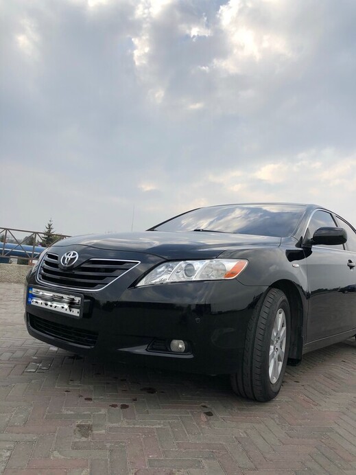 Toyota Camry 