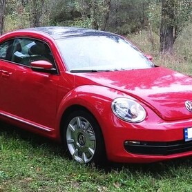 234 Volkswagen New Beetle червоний оренда прокат - авто на весілля у Києві - портфоліо 2