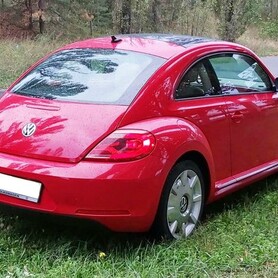 234 Volkswagen New Beetle червоний оренда прокат - авто на весілля у Києві - портфоліо 4