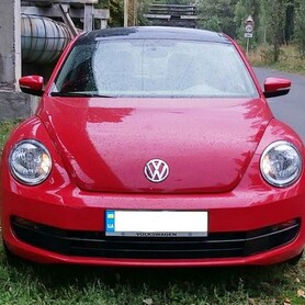 234 Volkswagen New Beetle червоний оренда прокат - авто на весілля у Києві - портфоліо 3
