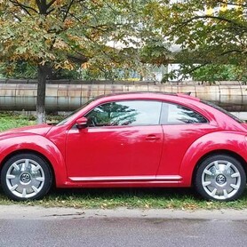 234 Volkswagen New Beetle червоний оренда прокат - авто на весілля у Києві - портфоліо 6