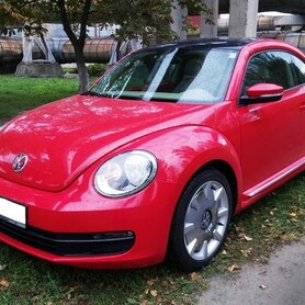 234 Volkswagen New Beetle червоний оренда прокат - авто на весілля у Києві - портфоліо 1