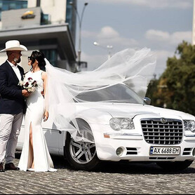Chrysler 300c - авто на весілля у Харкові - портфоліо 1