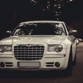 Chrysler 300c - авто на весілля у Харкові - портфоліо 3