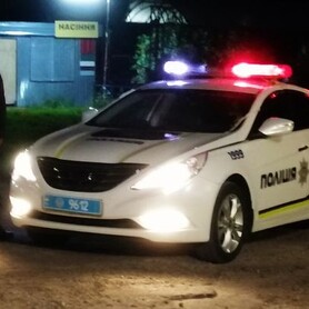 292 прокат оренда поліцейської машини в Києві - авто на весілля у Києві - портфоліо 4