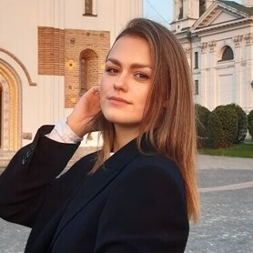 Аня Гундерак