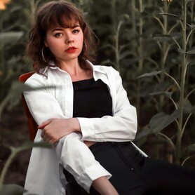 Анна Лошак