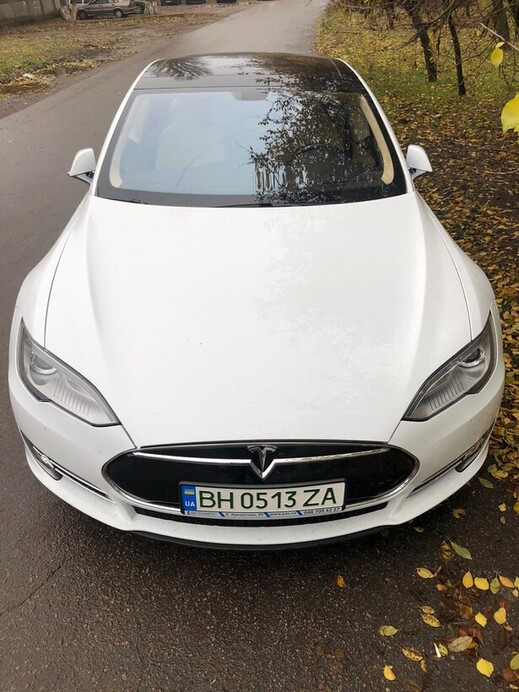 Tesla S 