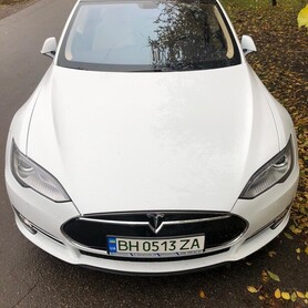 Tesla S - авто на весілля у Одесі - портфоліо 2