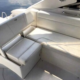 Моторна яхта Regal-2860 прокат оренда - авто на весілля у Києві - портфоліо 6