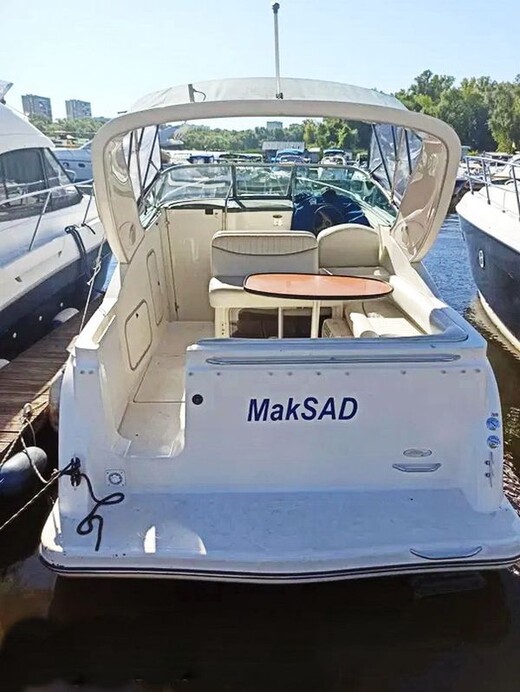 Оренда моторної яхти Максад 