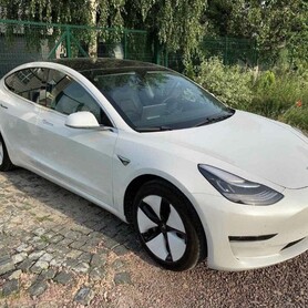 Tesla Model 3 - авто на весілля у Одесі - портфоліо 3