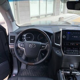 256 Оренда позашляховика Toyota Land Cruiser 200 - авто на весілля у Києві - портфоліо 4